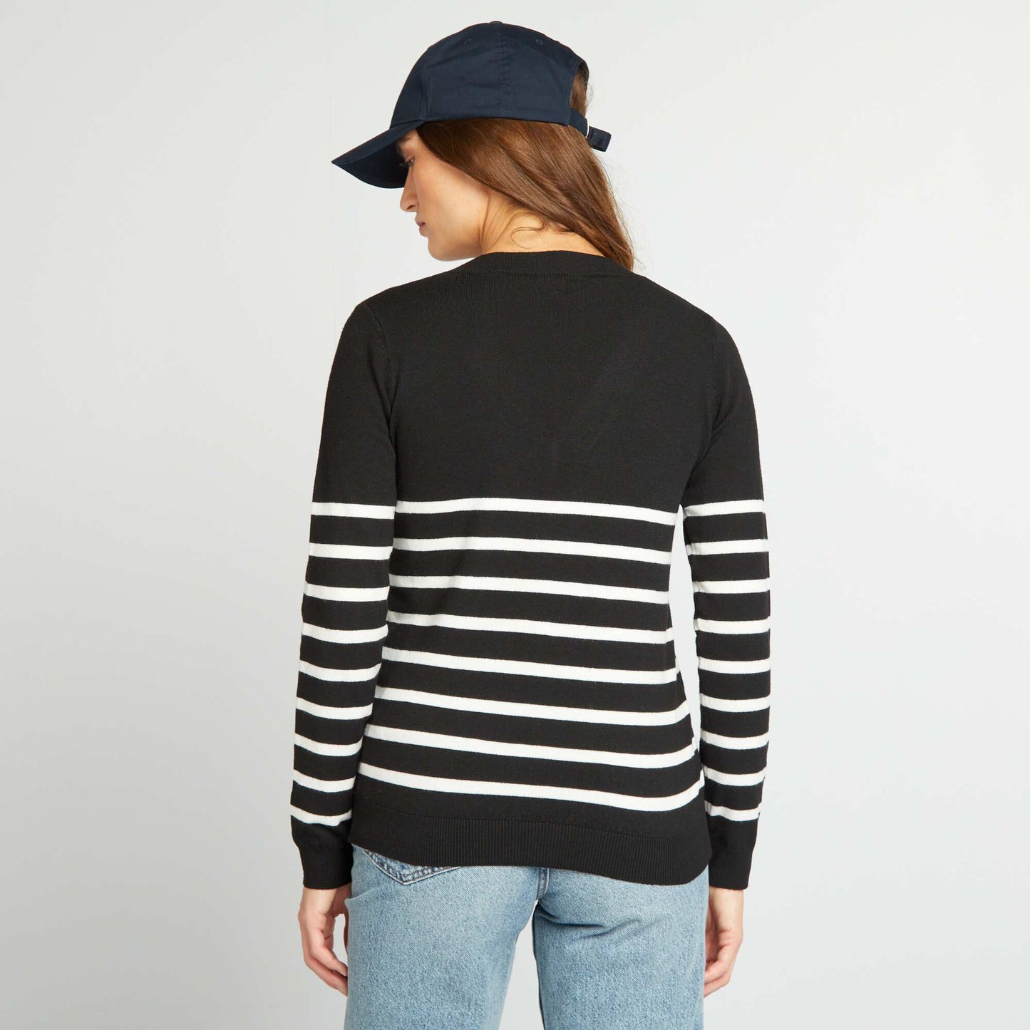 Long-sleeved V-neck sweater BLACK