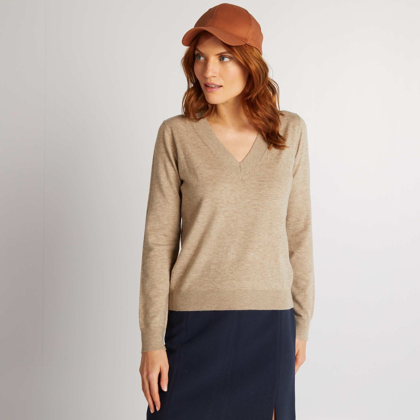 Long-sleeved V-neck sweater BEIGE