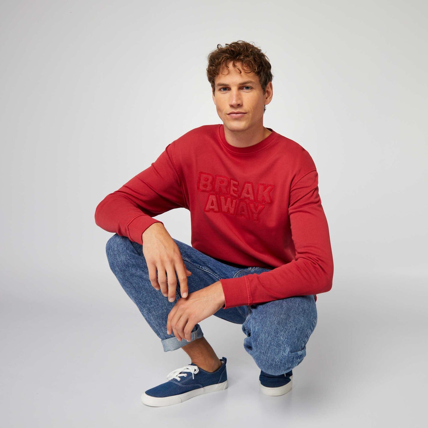 Sweatshirt with embroidered lettering RED