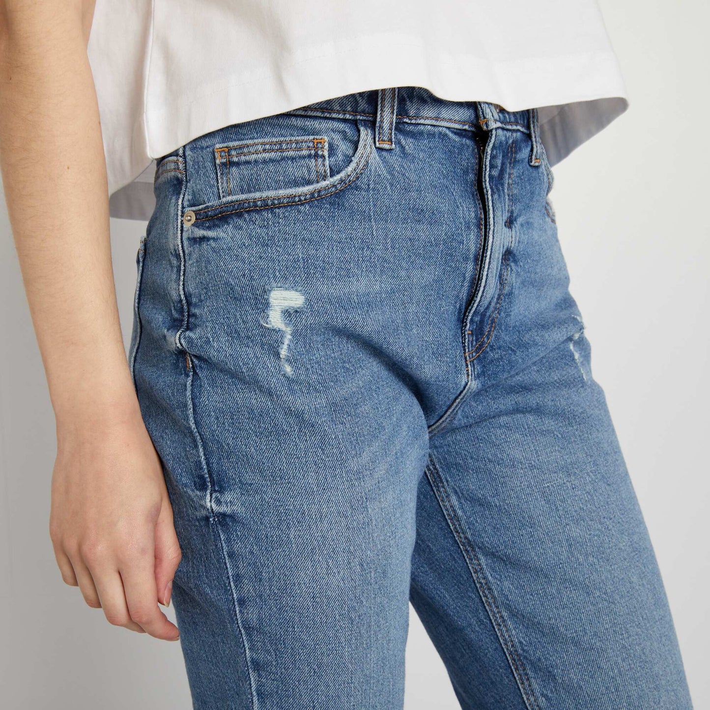 Slim-fit jeans with high waist and distressed detailing BLUE