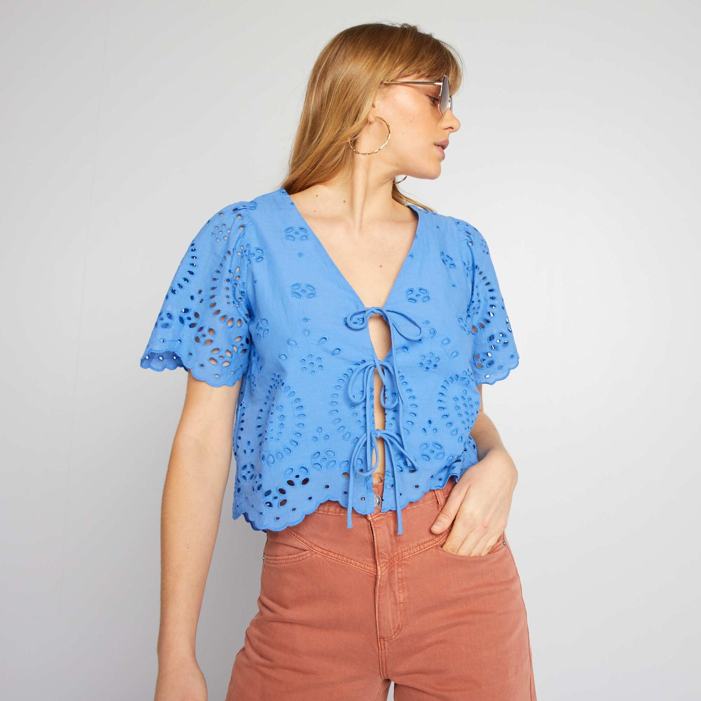 Embroidered blouse with bows at the front BLUE