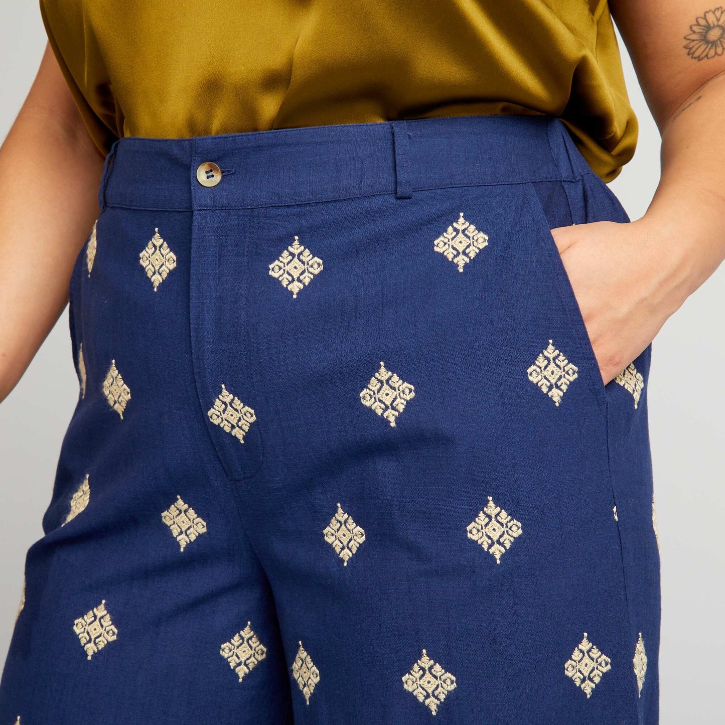 Wide-leg trousers with embroidery BLUE