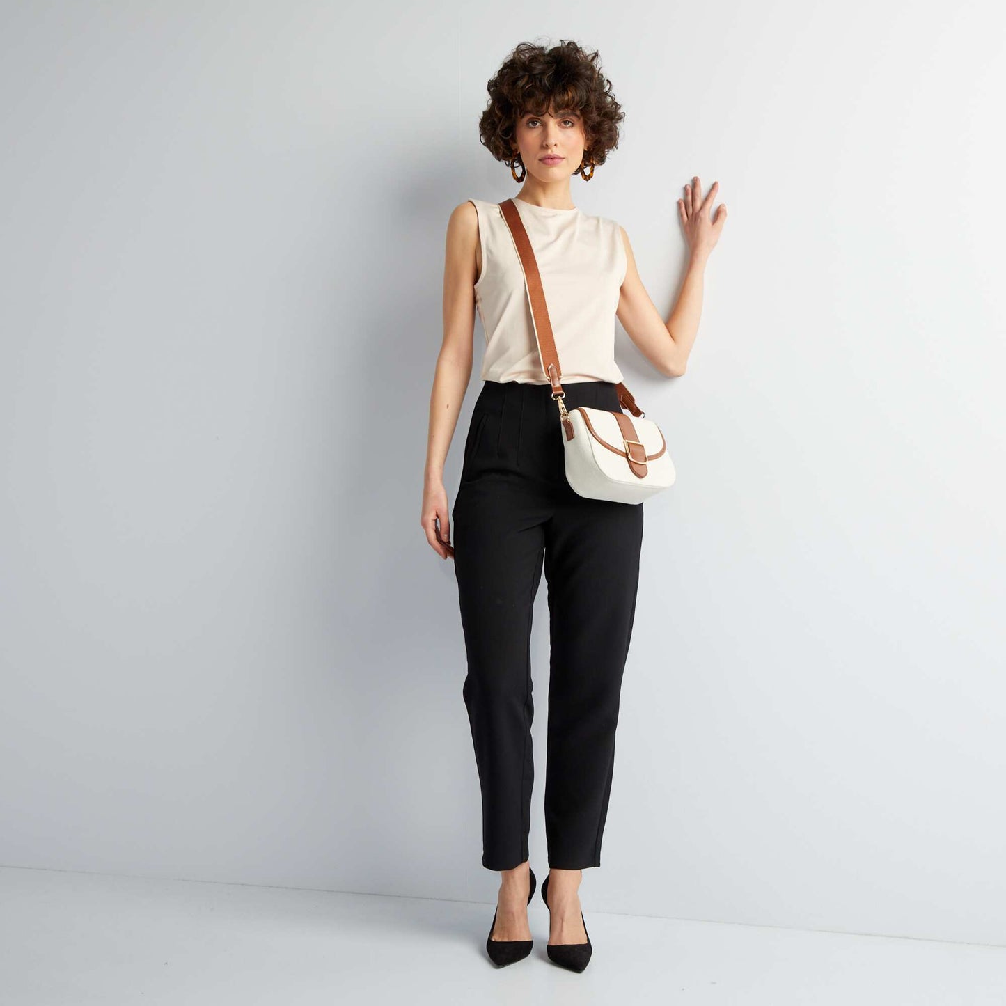 High-waisted straight-leg trousers black