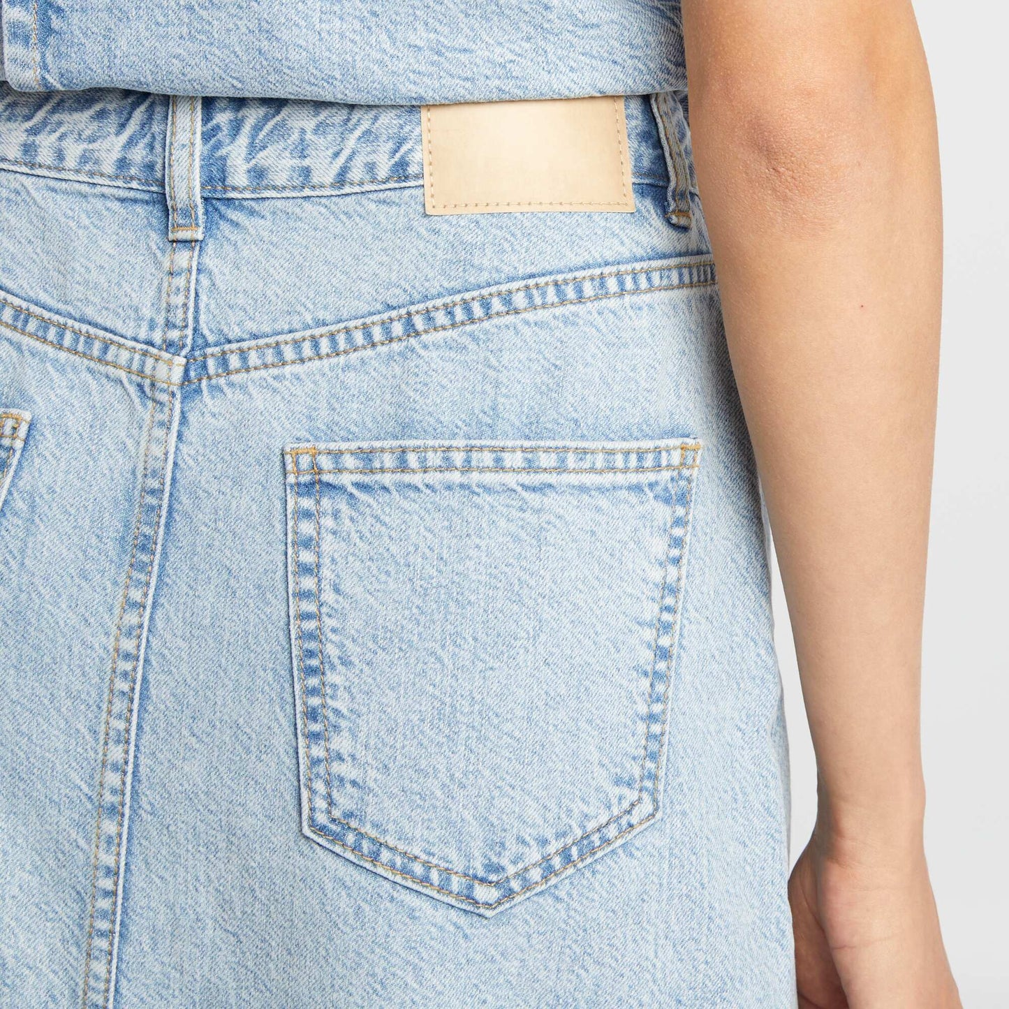 High-waisted long denim skirt BLUE