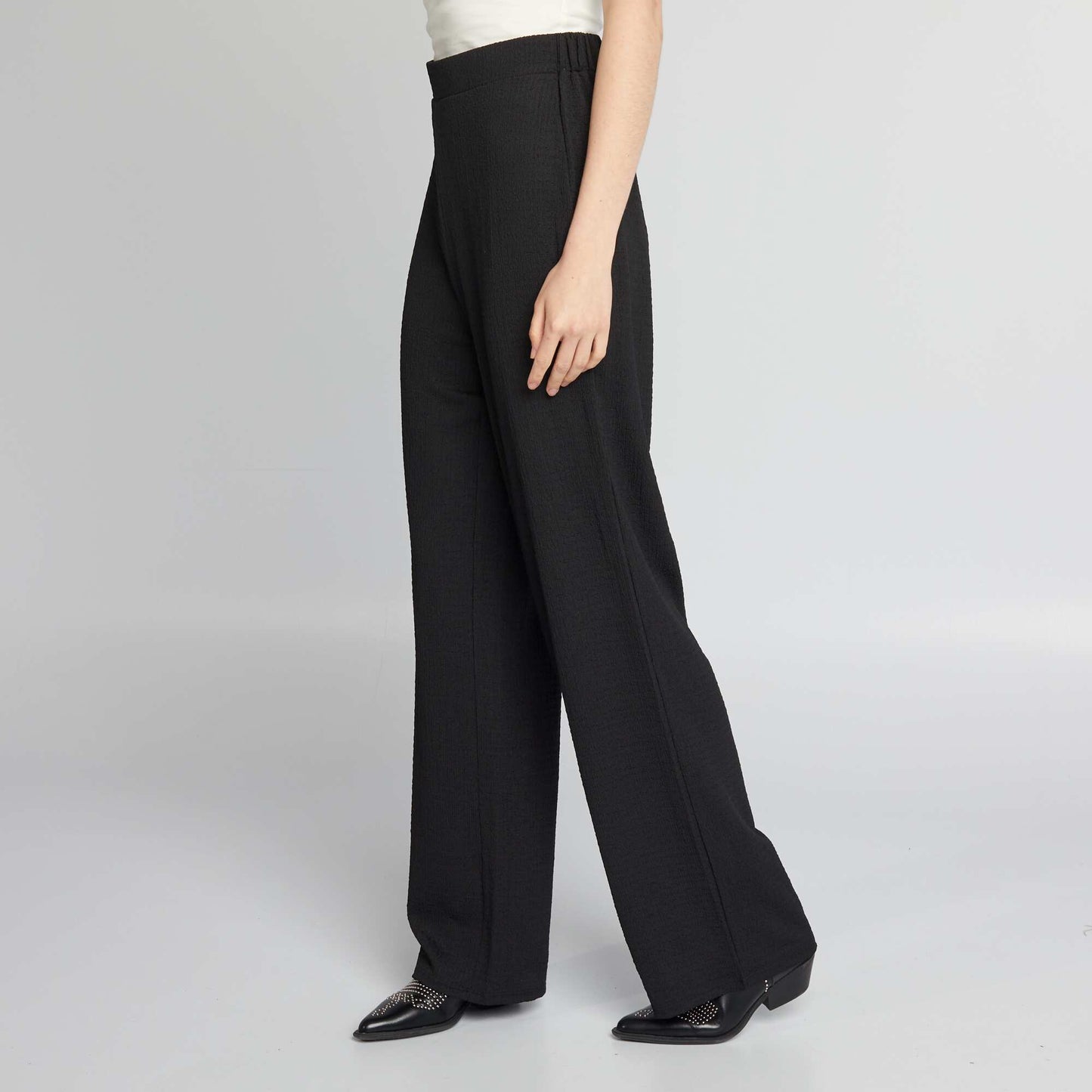 Wide-leg waffled trousers black