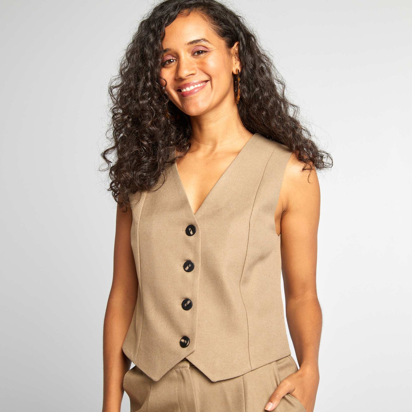 Waiter-style waistcoat BEIGE