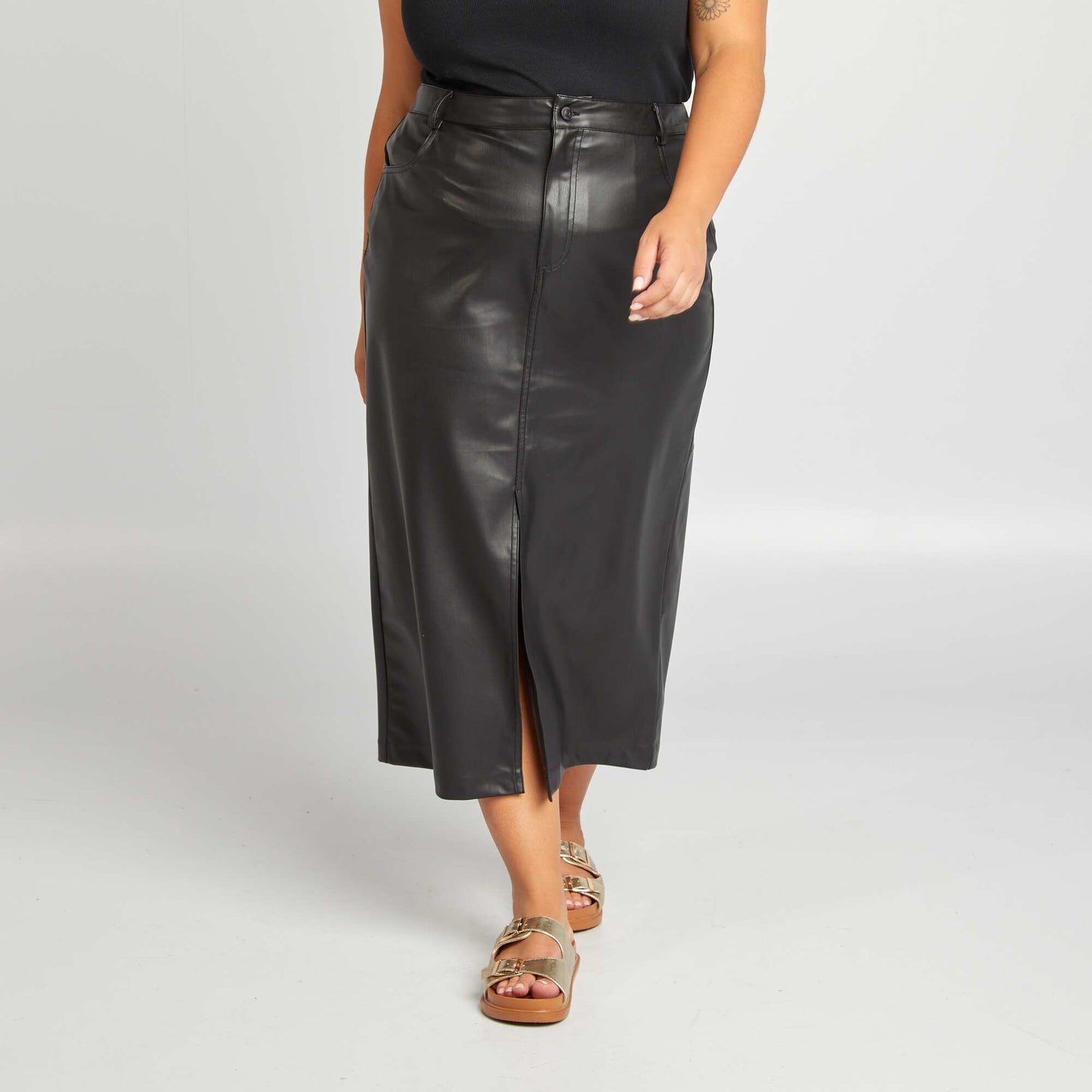 Faux leather pencil skirt black