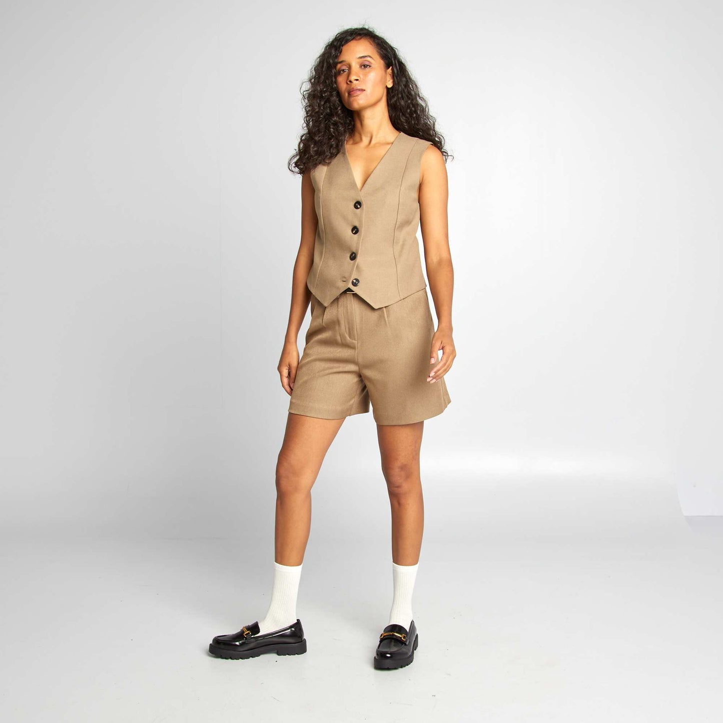 High-waisted tailored shorts BEIGE