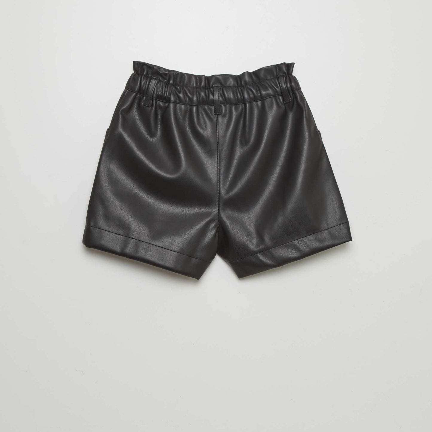 Faux leather paperbag shorts black