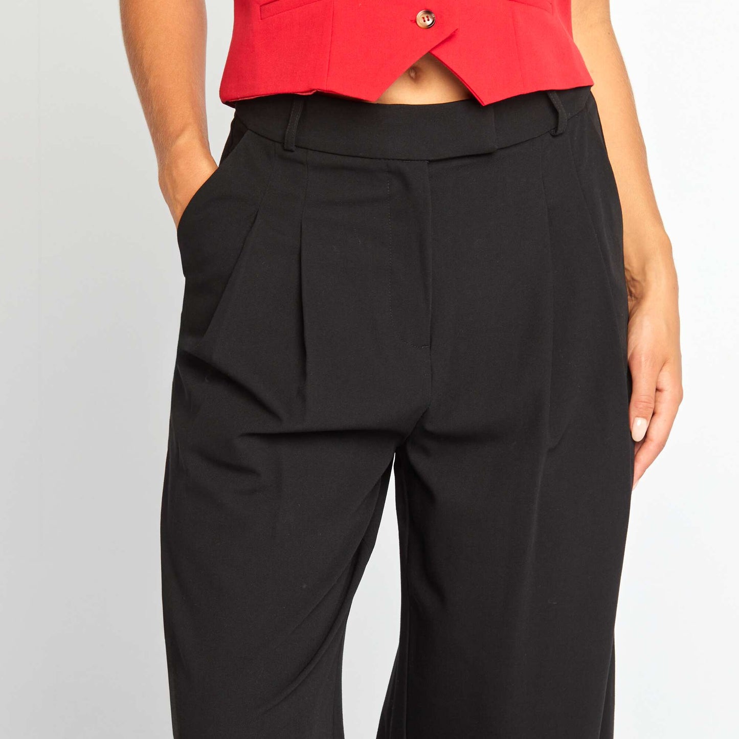 Wide-leg tailored trousers black