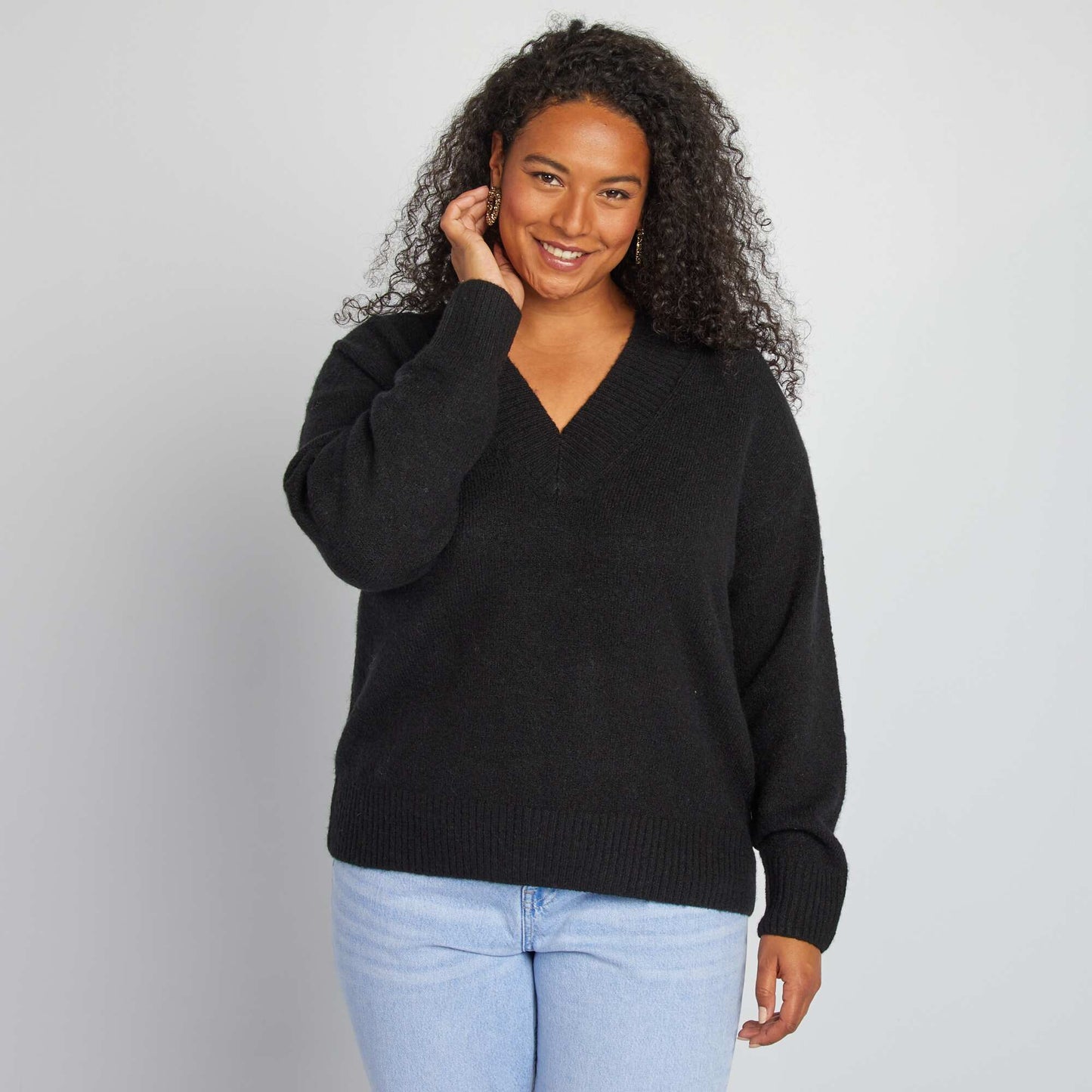 V-neck sweater black