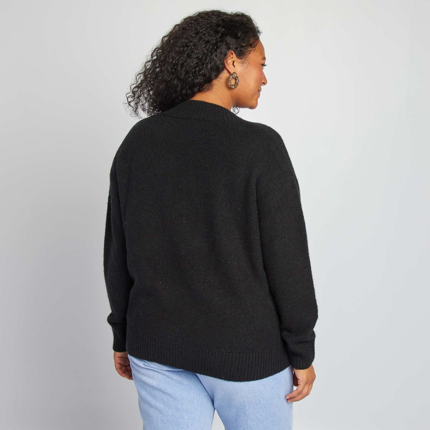 V-neck sweater black