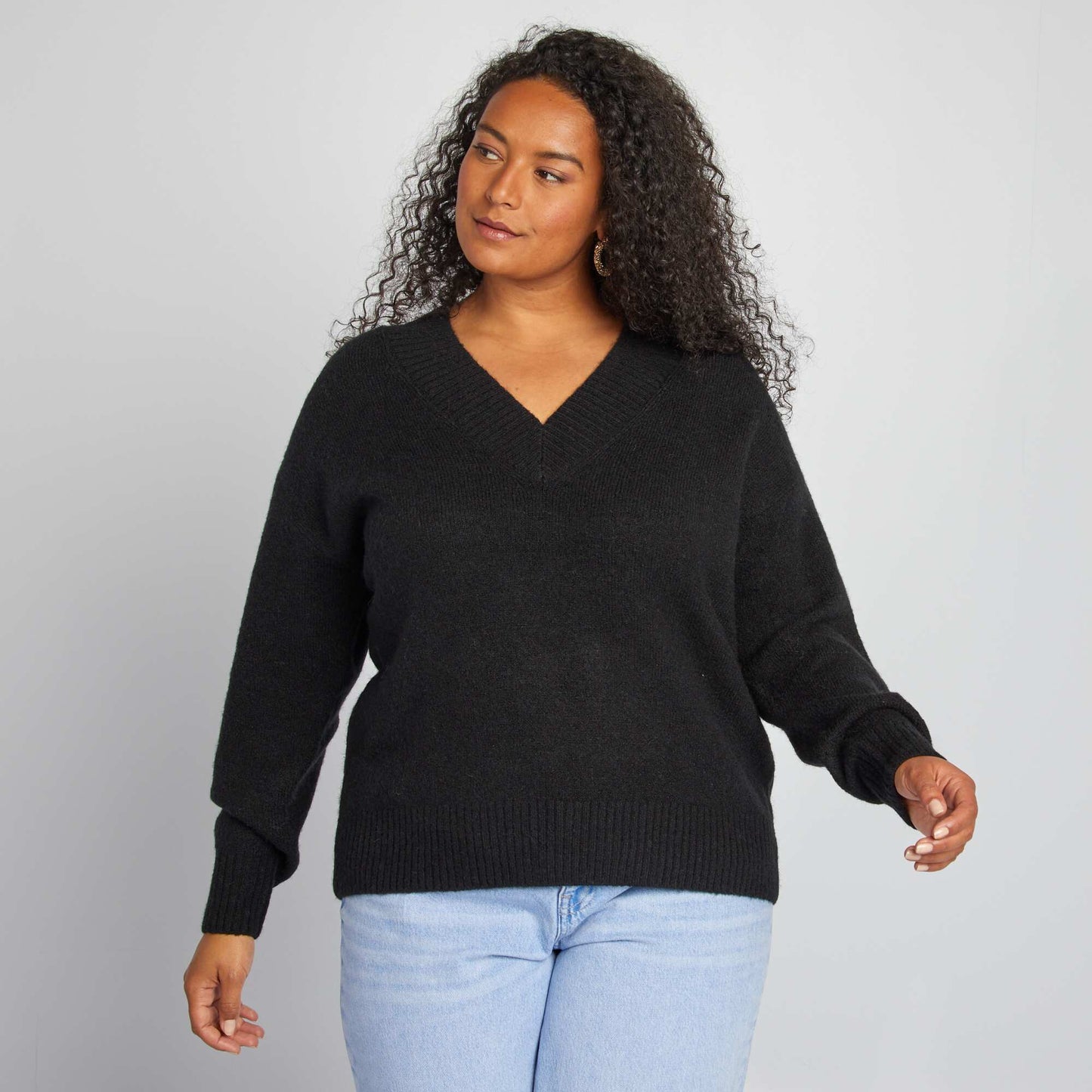 V-neck sweater black