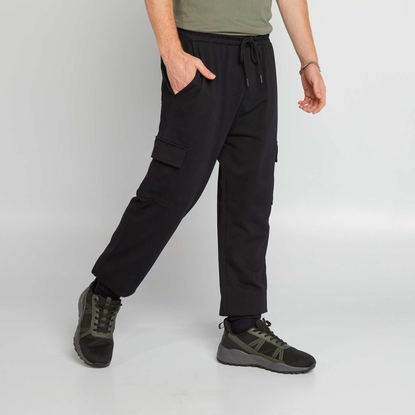 Joggers with side pockets black