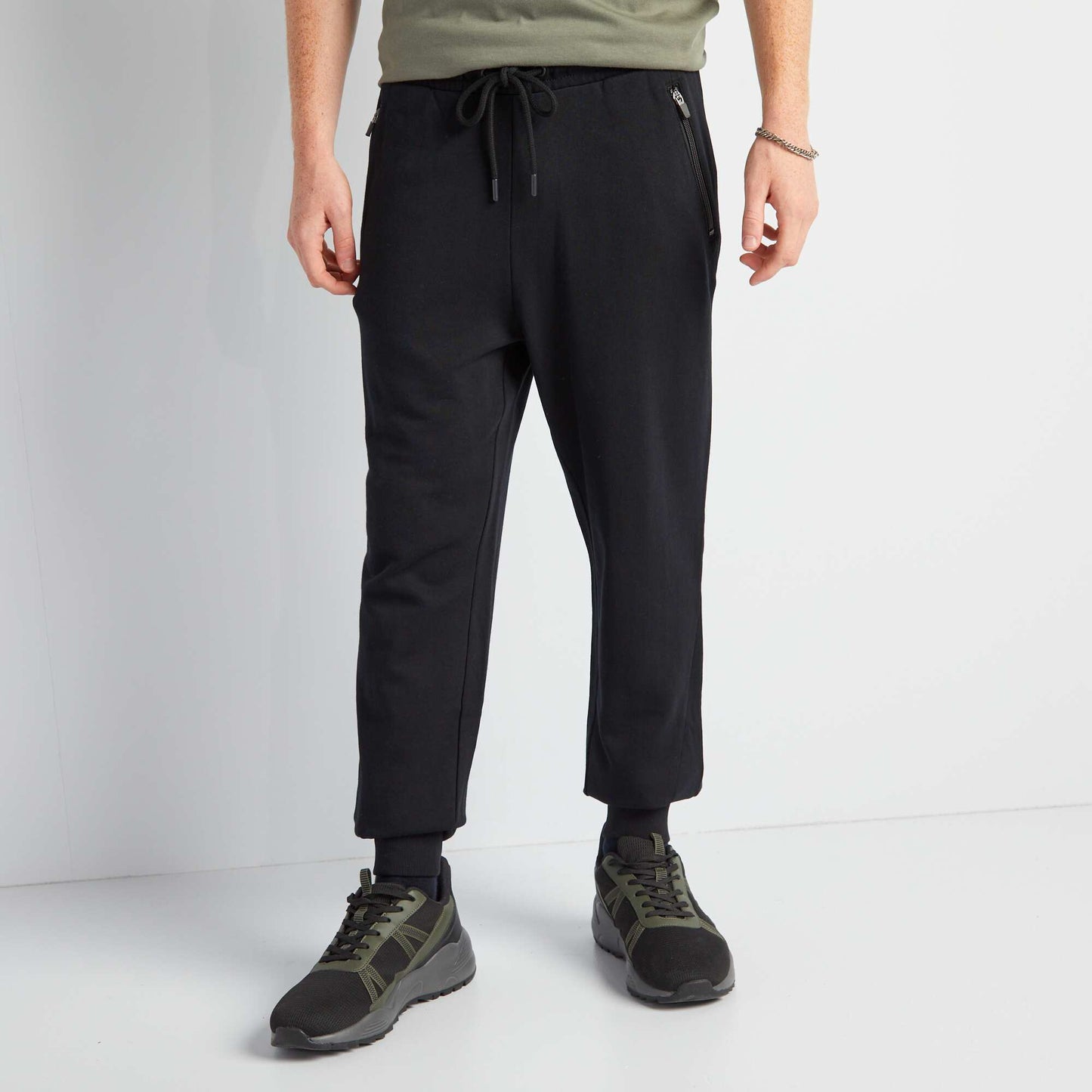 Lightweight sweatshirt fabric joggers black