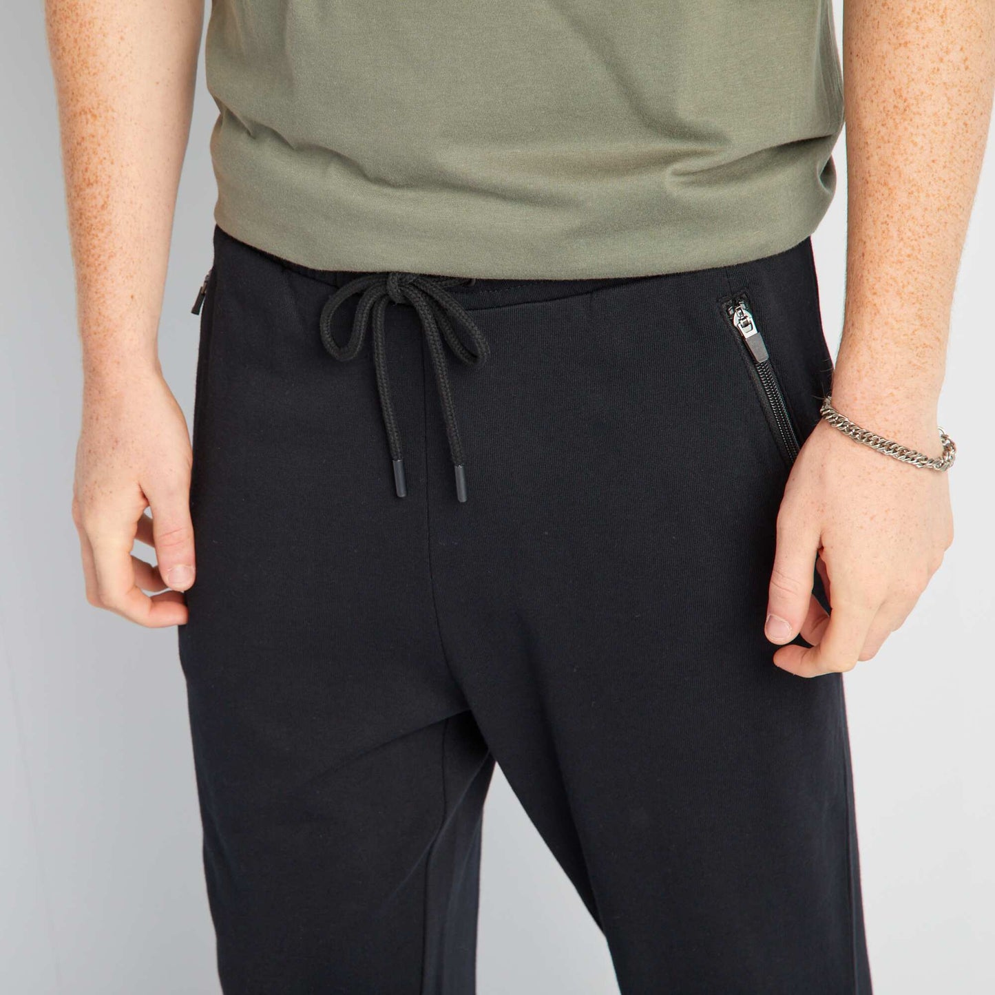 Lightweight sweatshirt fabric joggers black