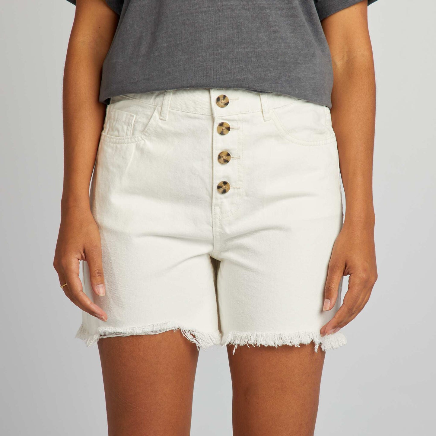 High-waisted shorts with buttons WHITE