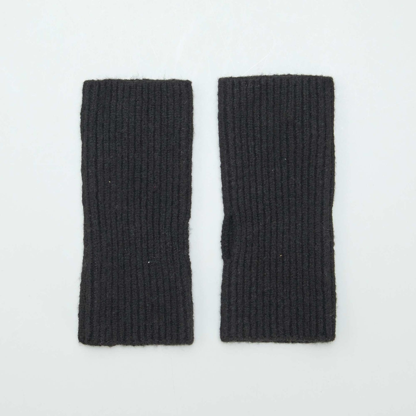 Long cuff-style knitted fingerless gloves BLACK