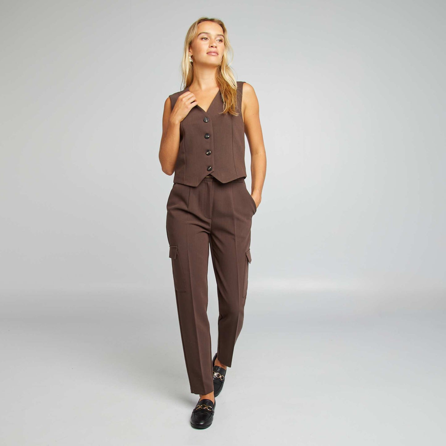 Waiter-style waistcoat BROWN