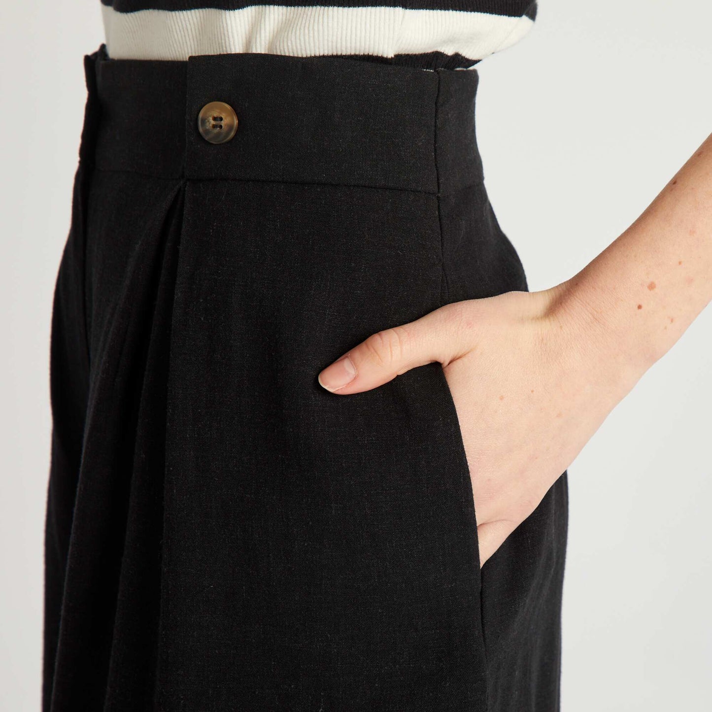 Linen tailored shorts black