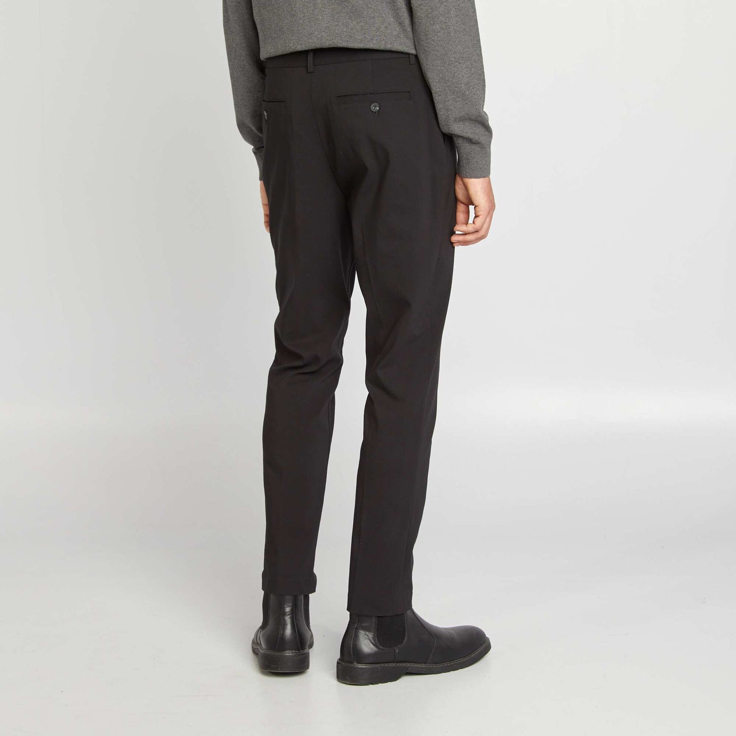 Pleated trousers black