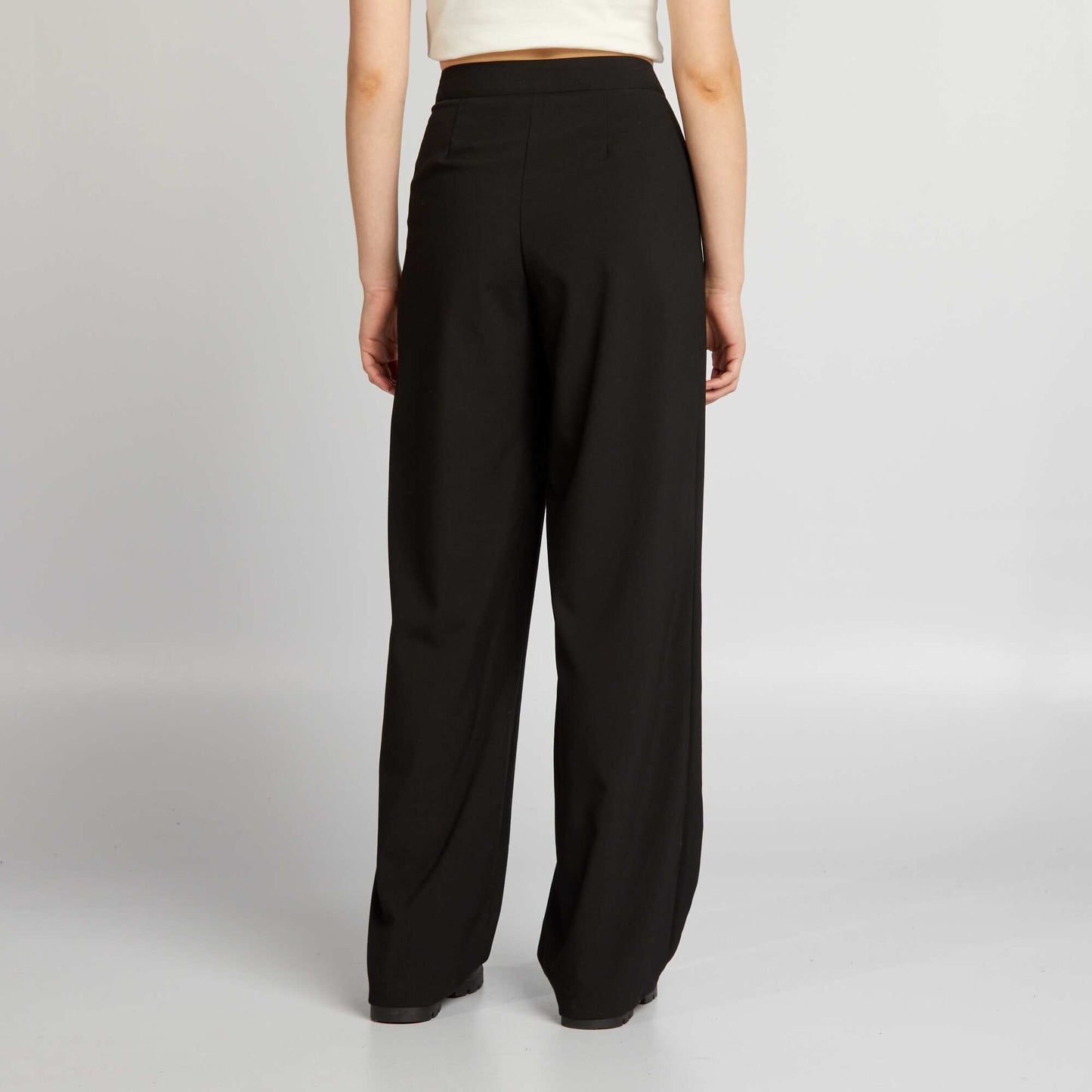 Wide-leg trousers black