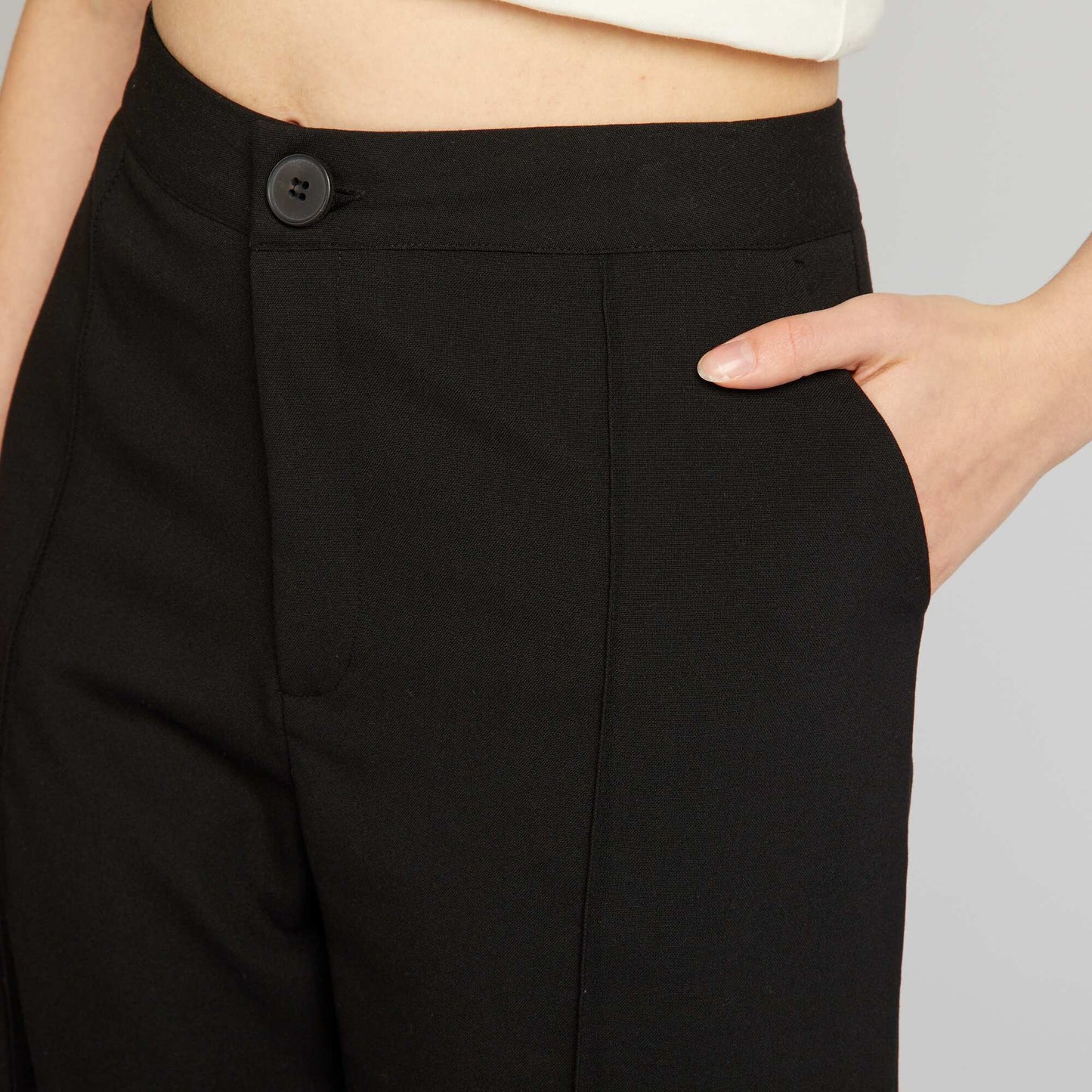 Wide-leg trousers black