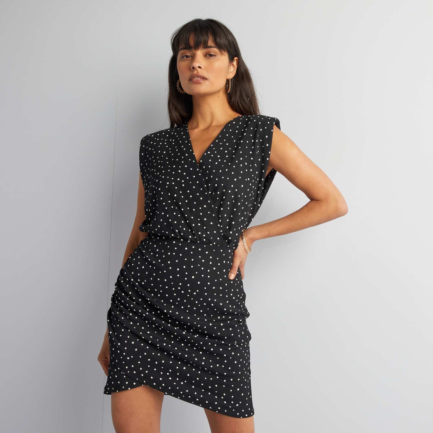 Crêpe dress with shoulder pads BLACK