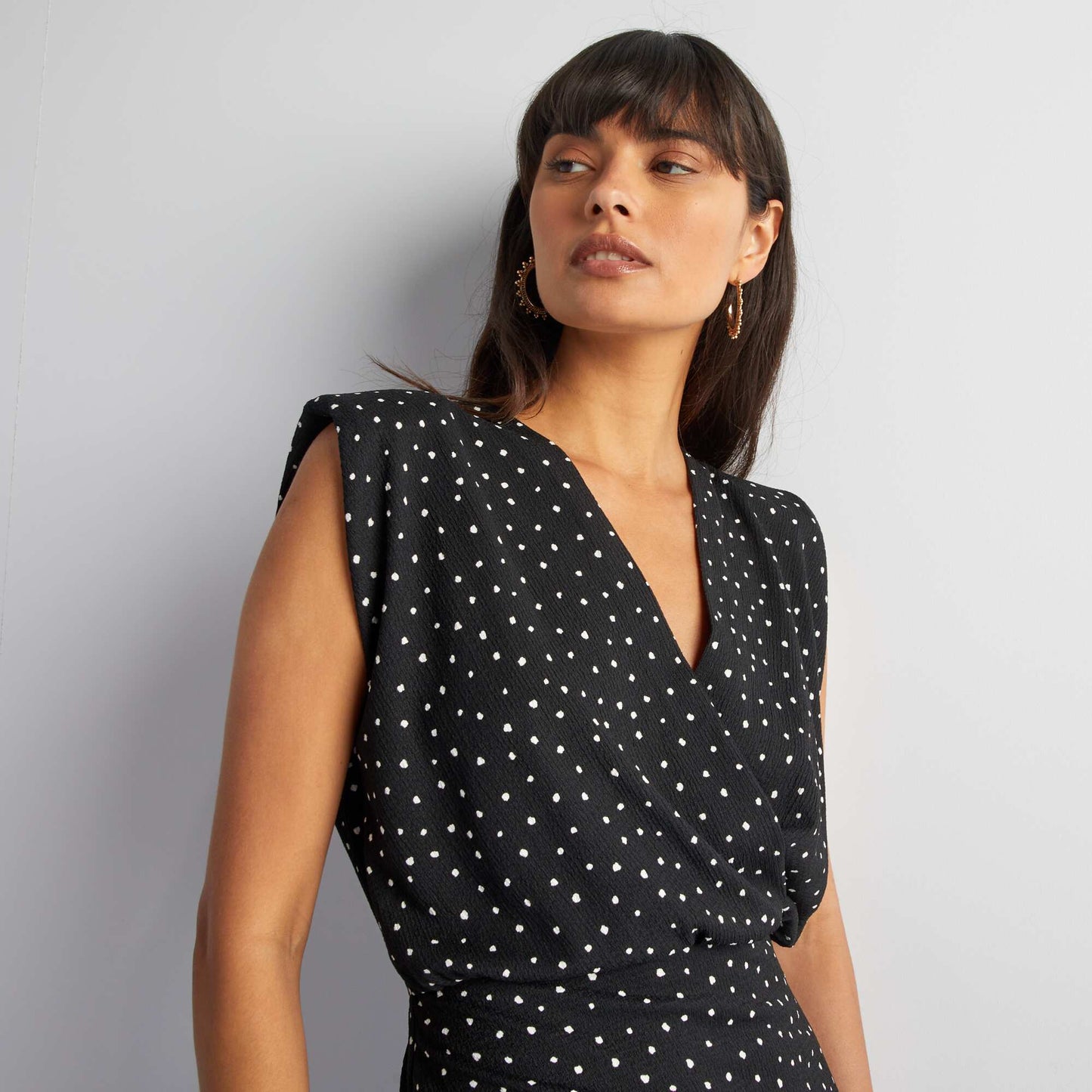 Crêpe dress with shoulder pads BLACK