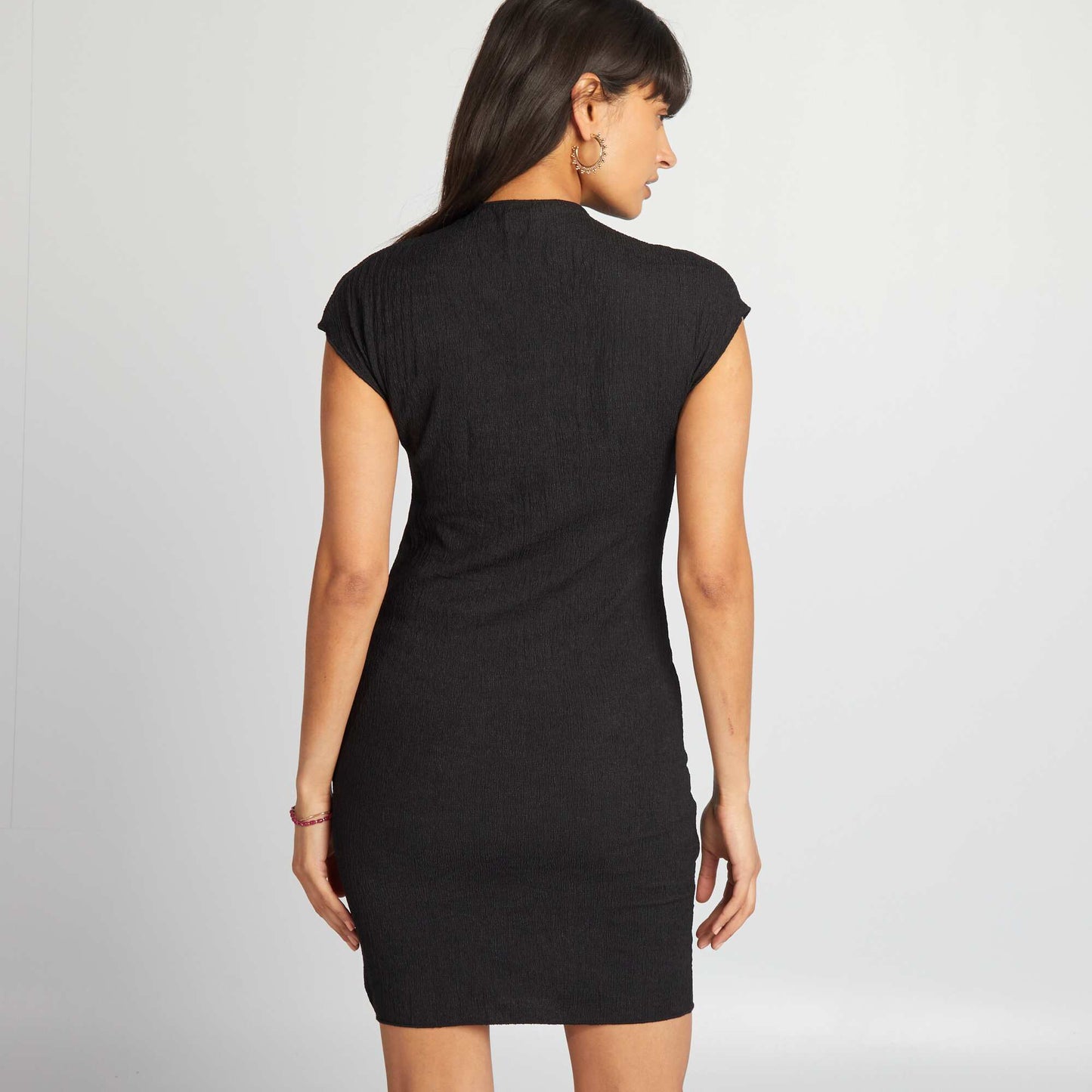 Short crêpe-effect dress black