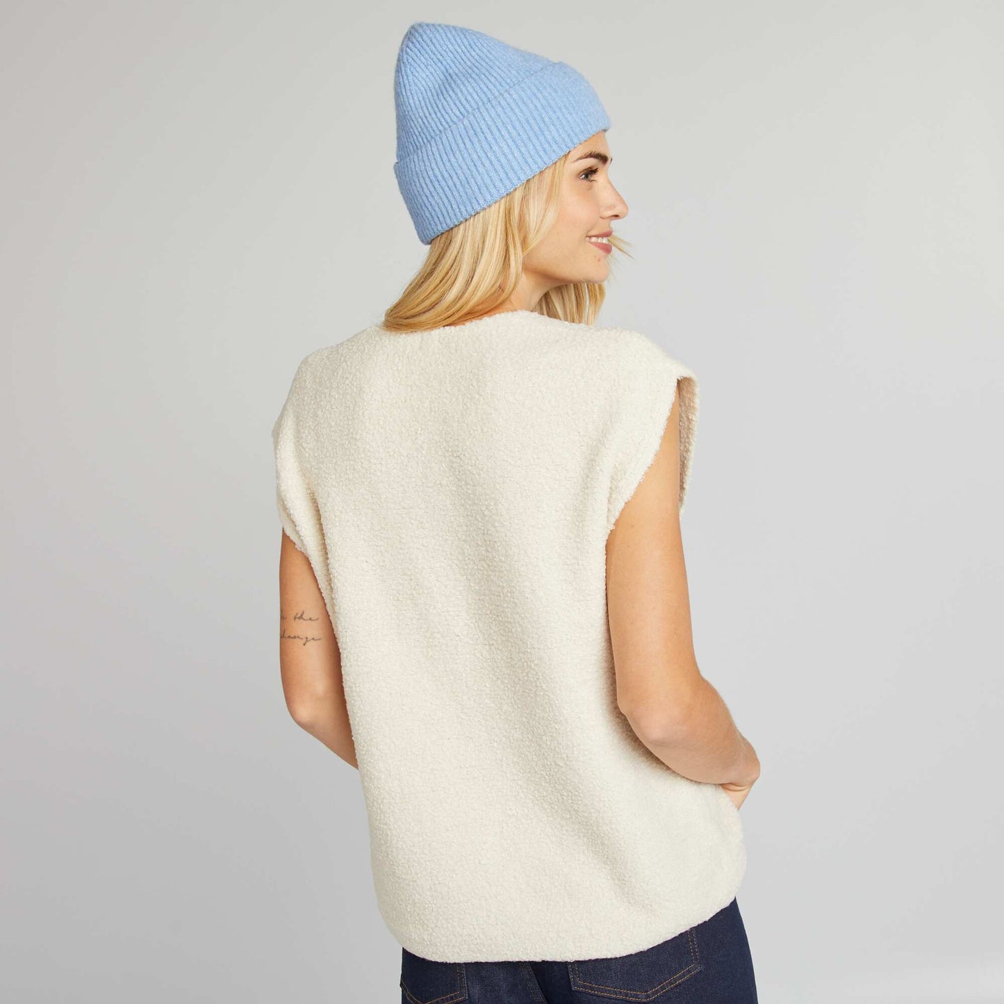 Sleeveless bouclé knit jumper beige