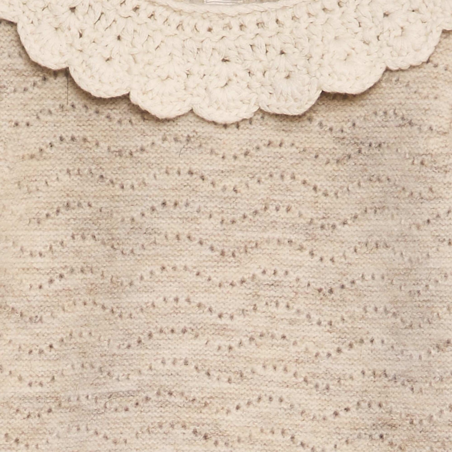 Knitted sweater with crochet collar BEIGE