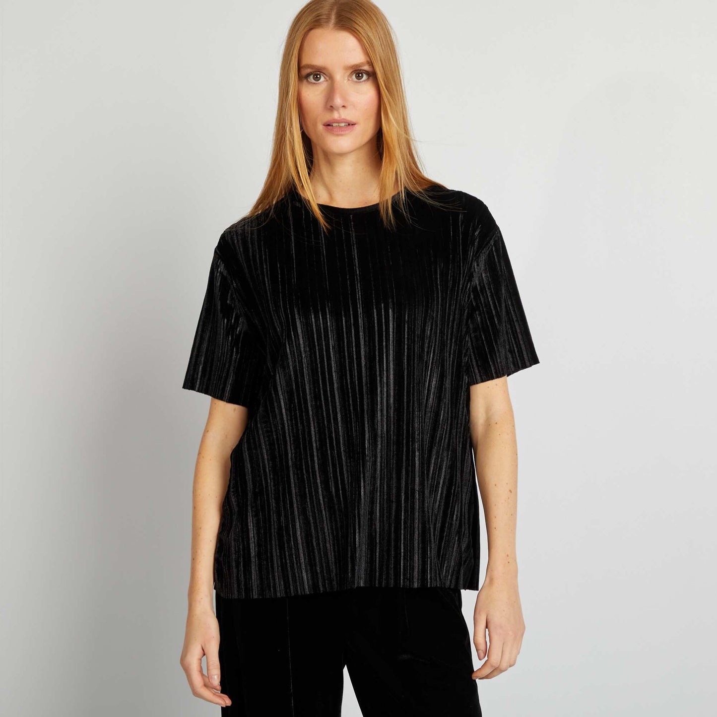 Loose-fit corduroy T-shirt black