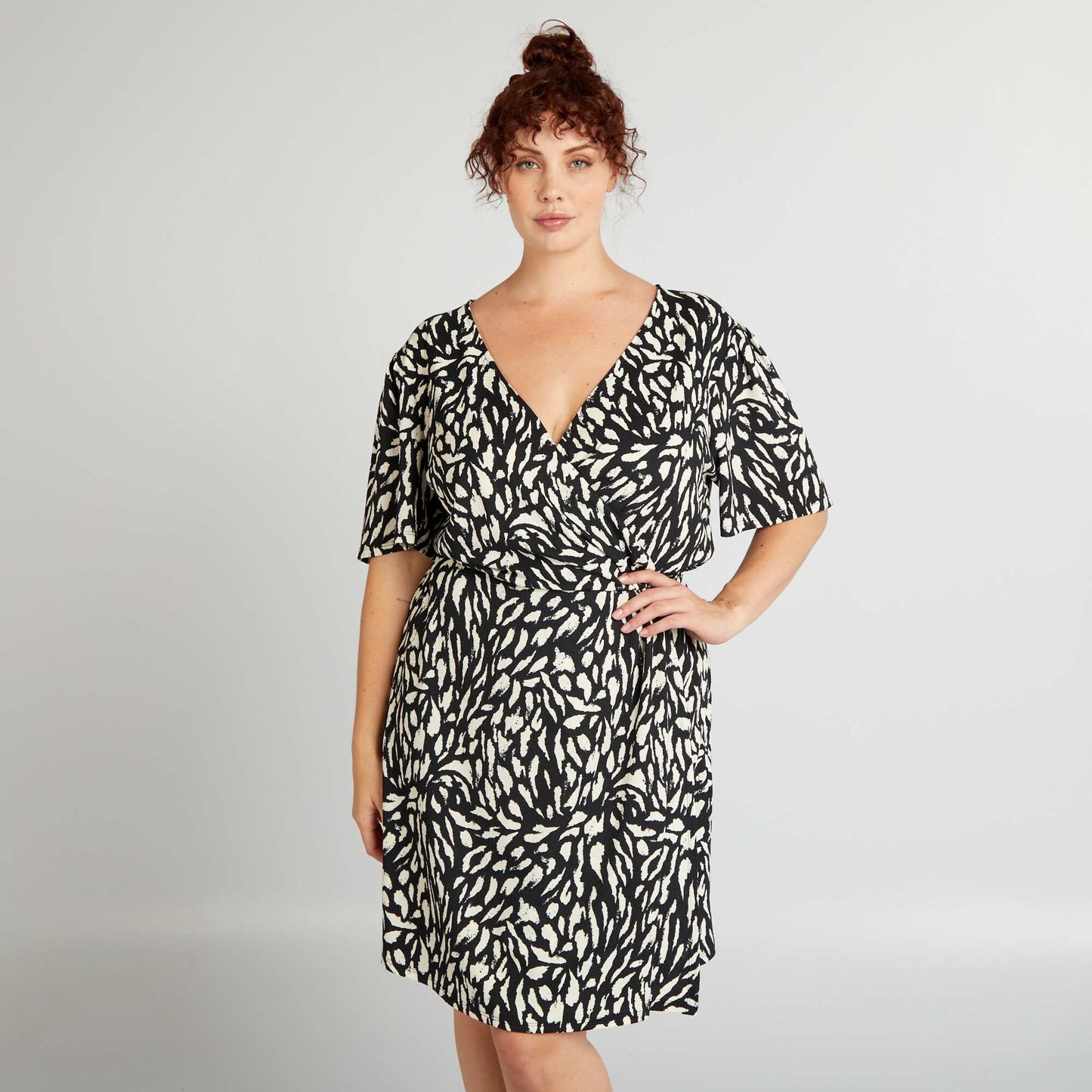 Patterned crepe wrap dress BLACK