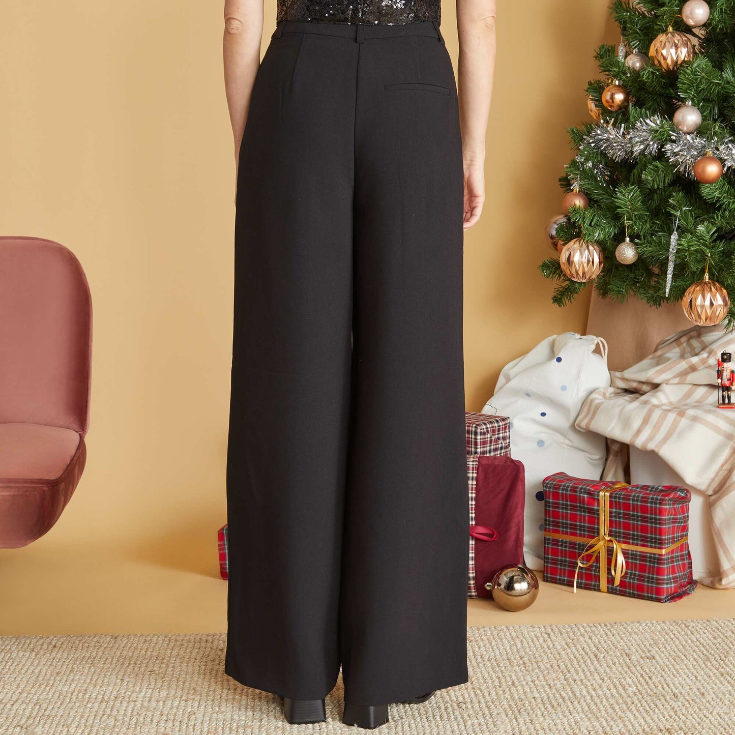 Wide-leg suit trousers black