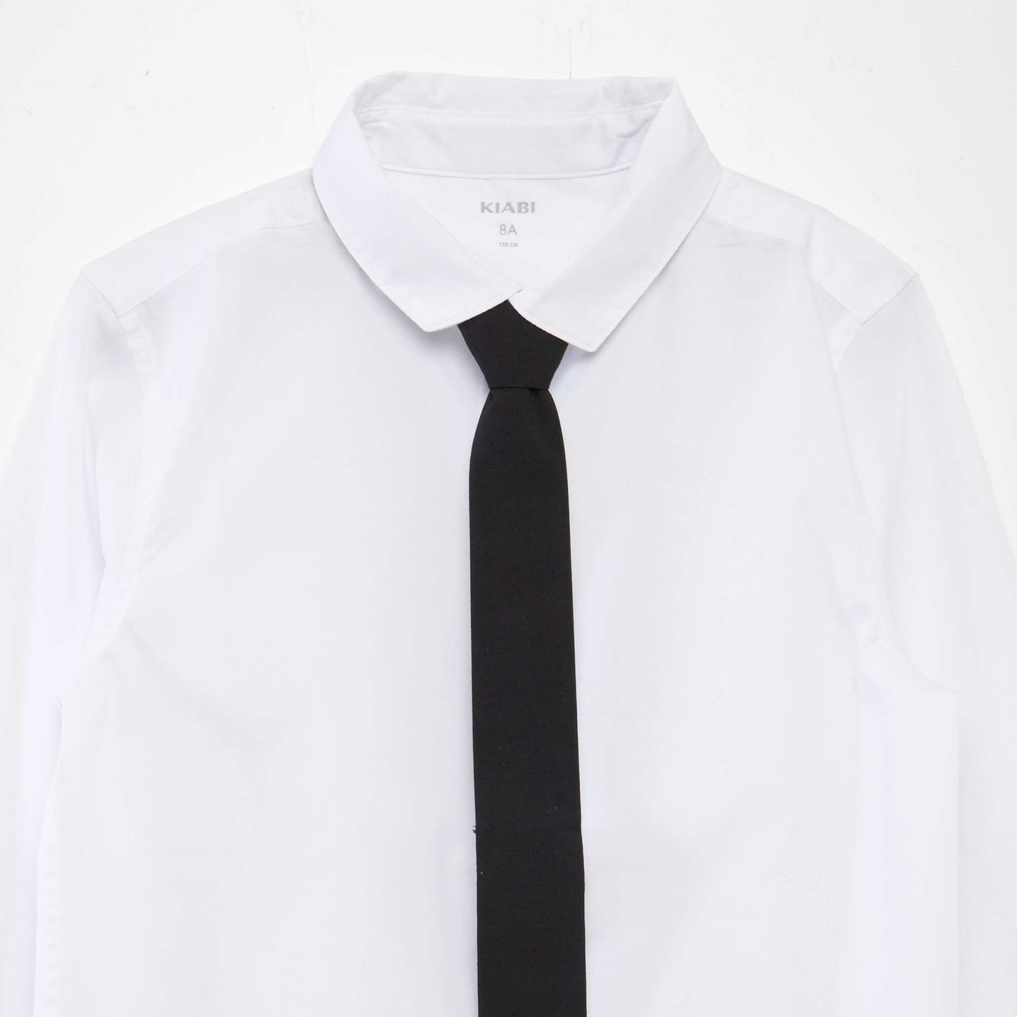 Long-sleeved shirt with tie white