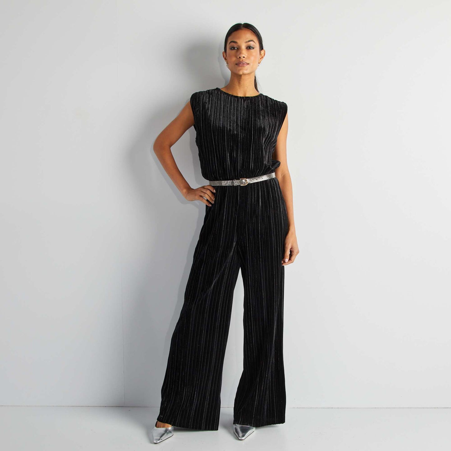 Sleeveless pleated velour jumpsuit BLACK