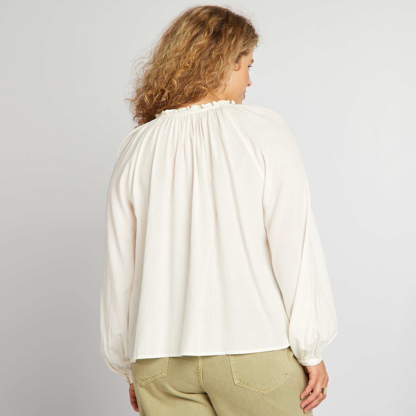 Plain ruffled and openwork blouse BEIGE