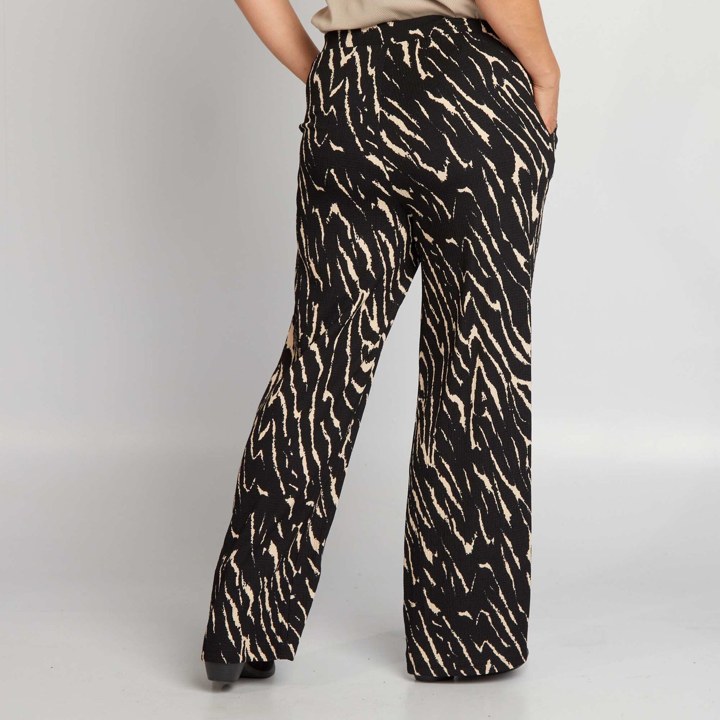 Printed waffle knit trousers BLACK