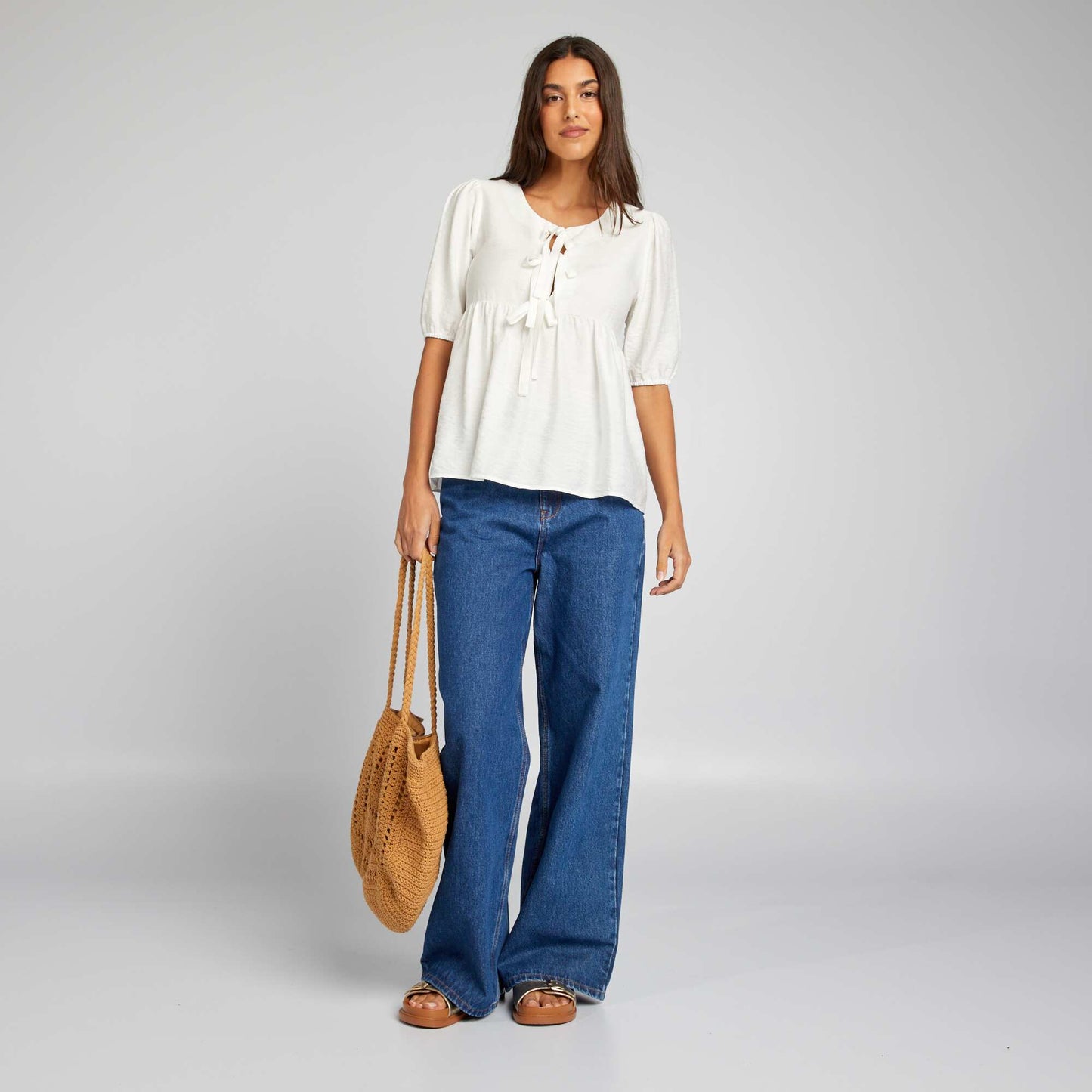 Billowy cropped blouse with bows white