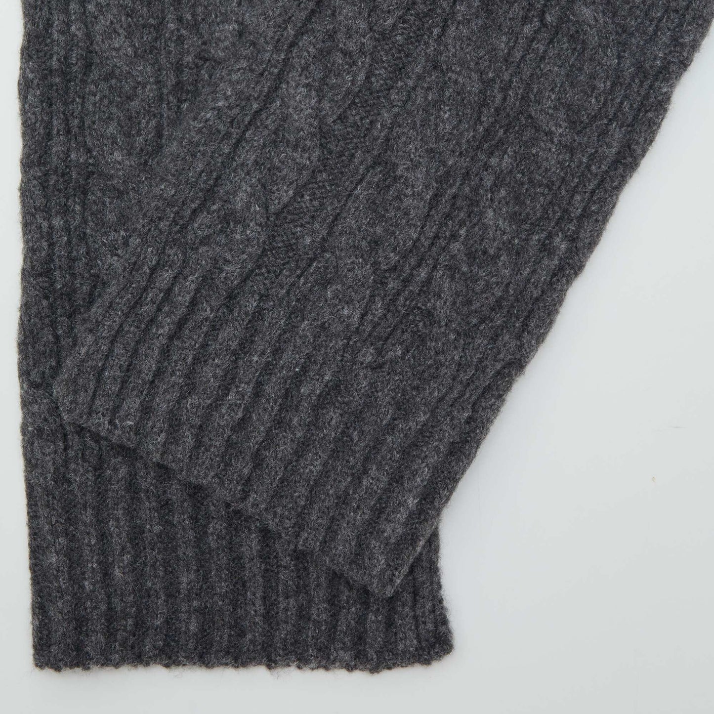 Cable-knit scarf GREY