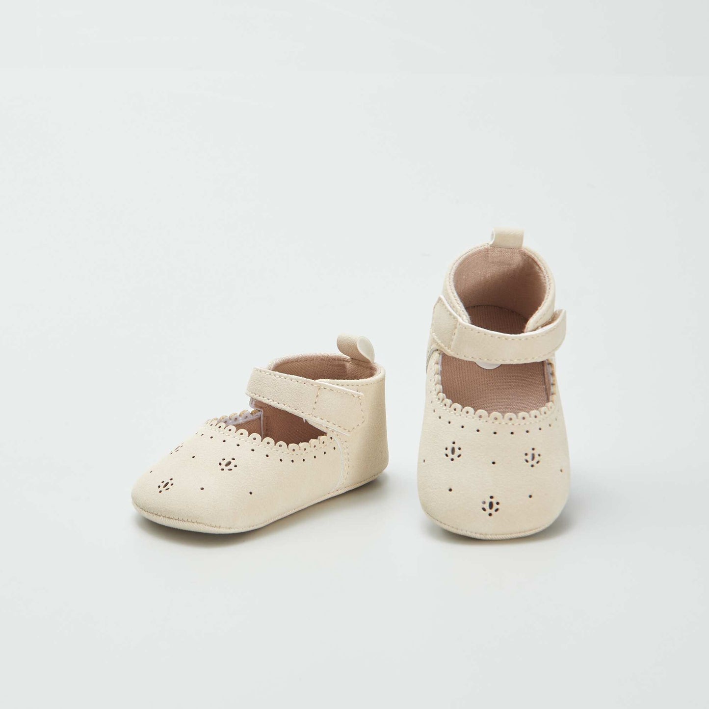 Mary Janes with decorative perforations BEIGE