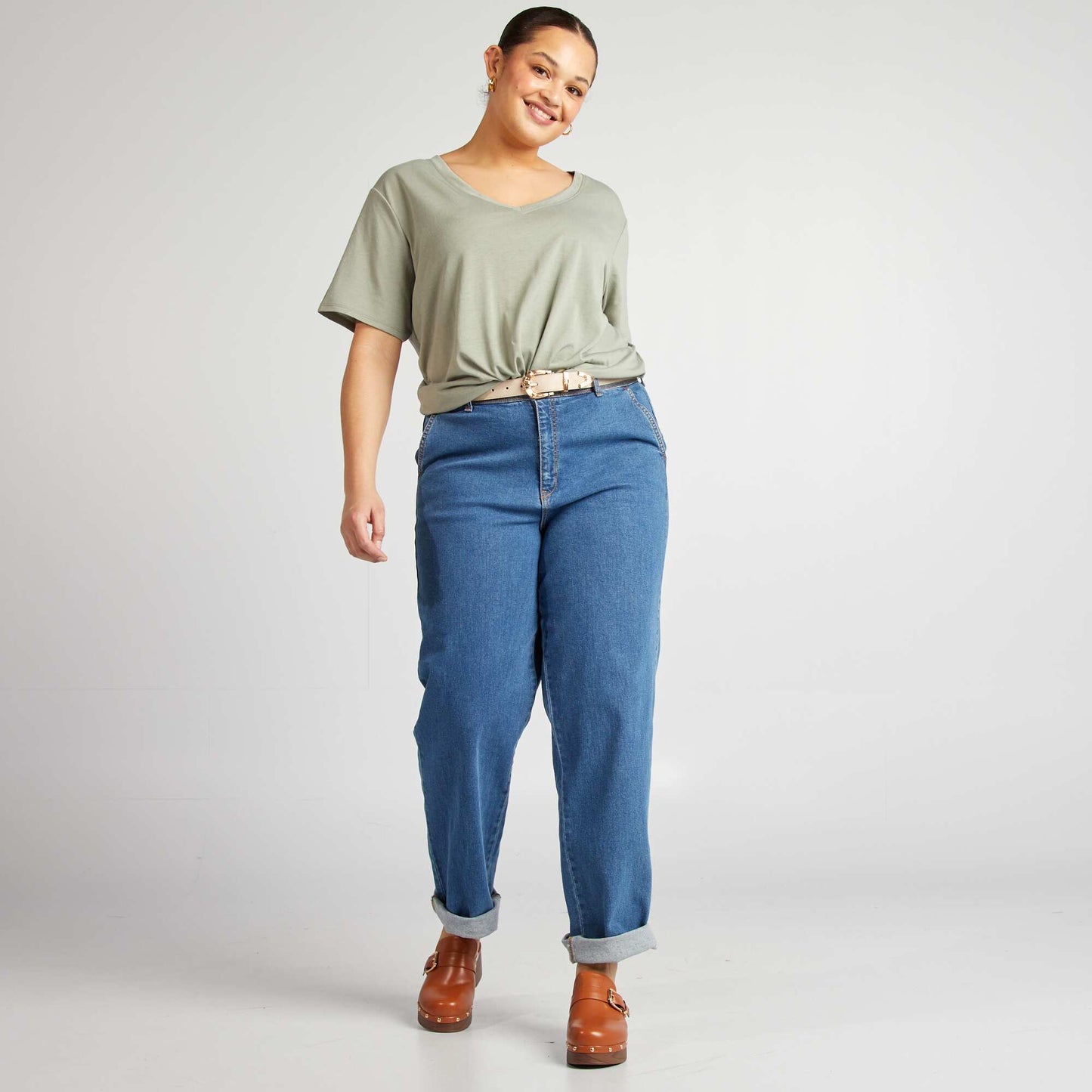 Basic plain V-neck T-shirt GREEN