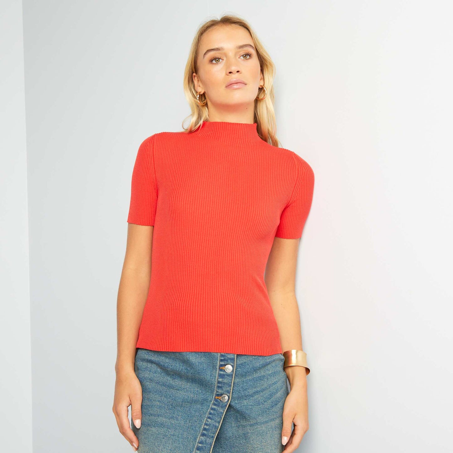 Short-sleeved ribbed sweater red