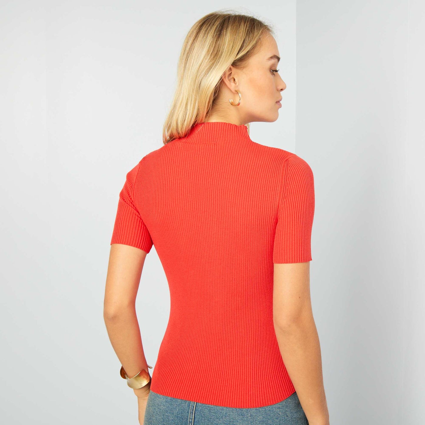 Short-sleeved ribbed sweater red