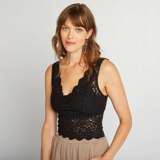 Lace cropped vest top black