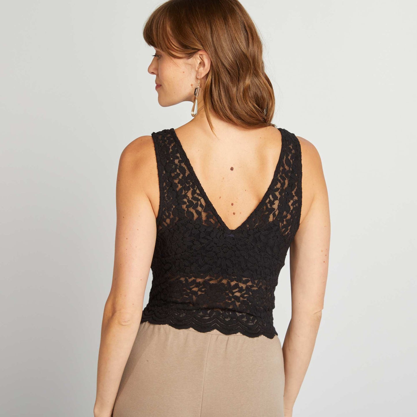 Lace cropped vest top black