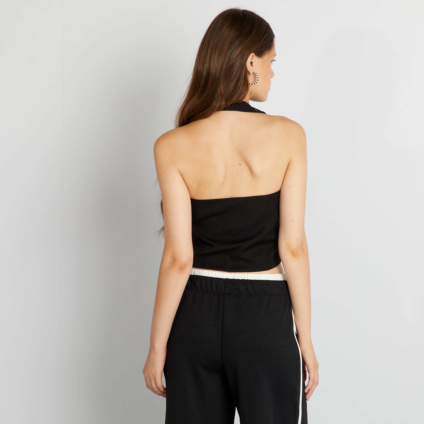 Sleeveless backless top black