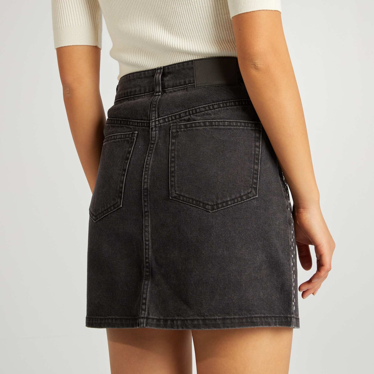 Mini skirt with metallic details GREY