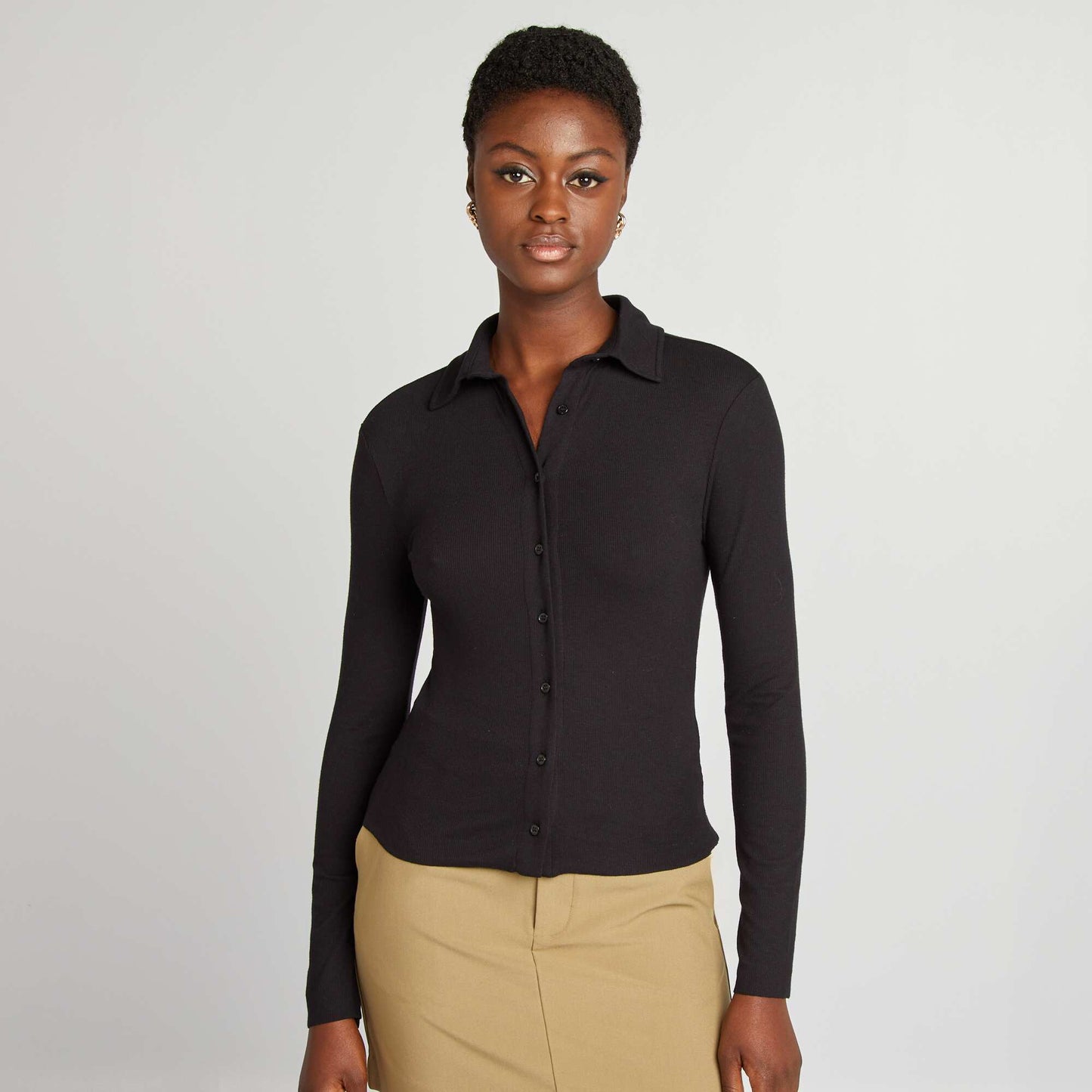 Buttoned T-shirt with polo collar black